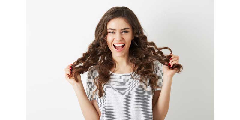 Cara Keramas yang Baik untuk Rambut Keriting