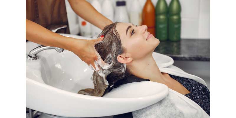 Cara Keramas yang Baik untuk Rambut Keriting